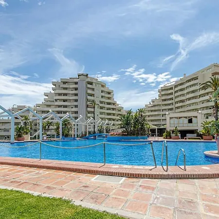 Apt/ Benalbeach Parque Acuatico * 贝纳尔马德纳